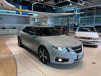 95ng-in-saab-salon 4fc67288a96649c790720fd65c764ac7