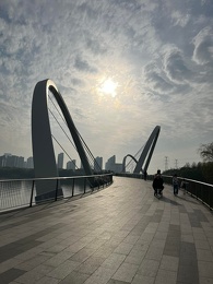 Jinji-bridge-to-Crown-Plaza